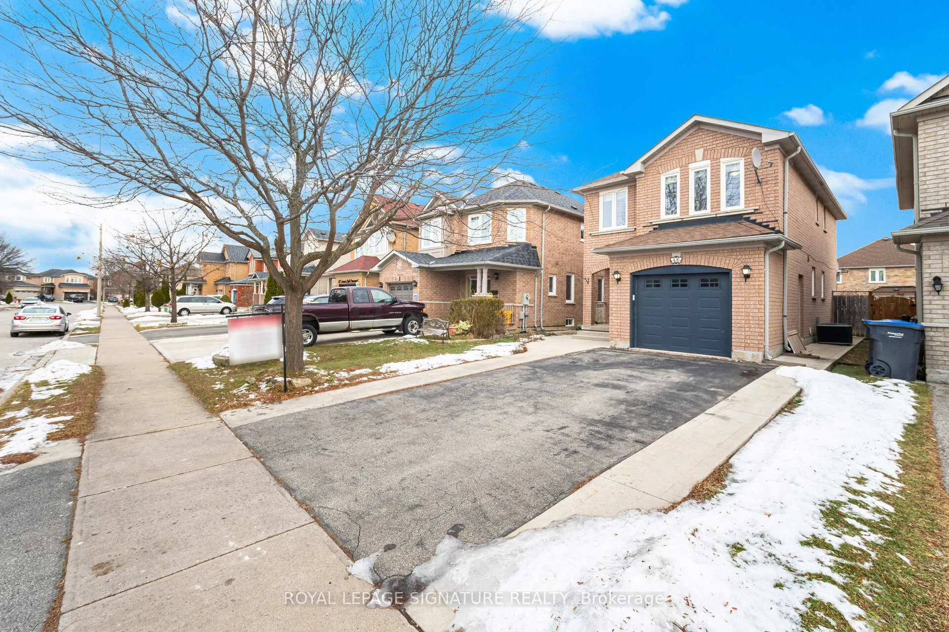 Photo 4 of 46 Loons Call Crescent, Brampton, Sandringham-Wellington — HOMEH