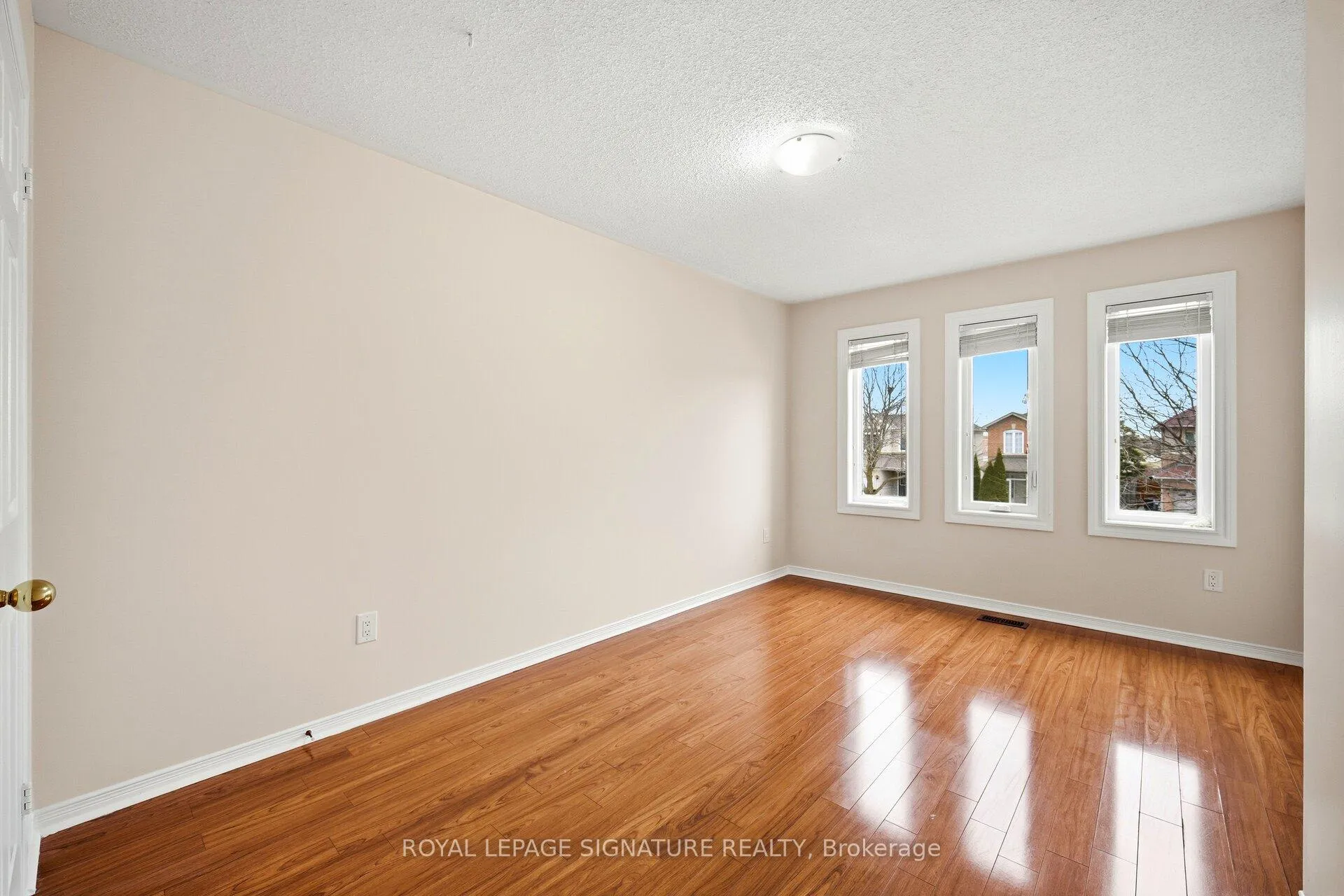 Photo 32 of 46 Loons Call Crescent, Brampton, Sandringham-Wellington — HOMEH