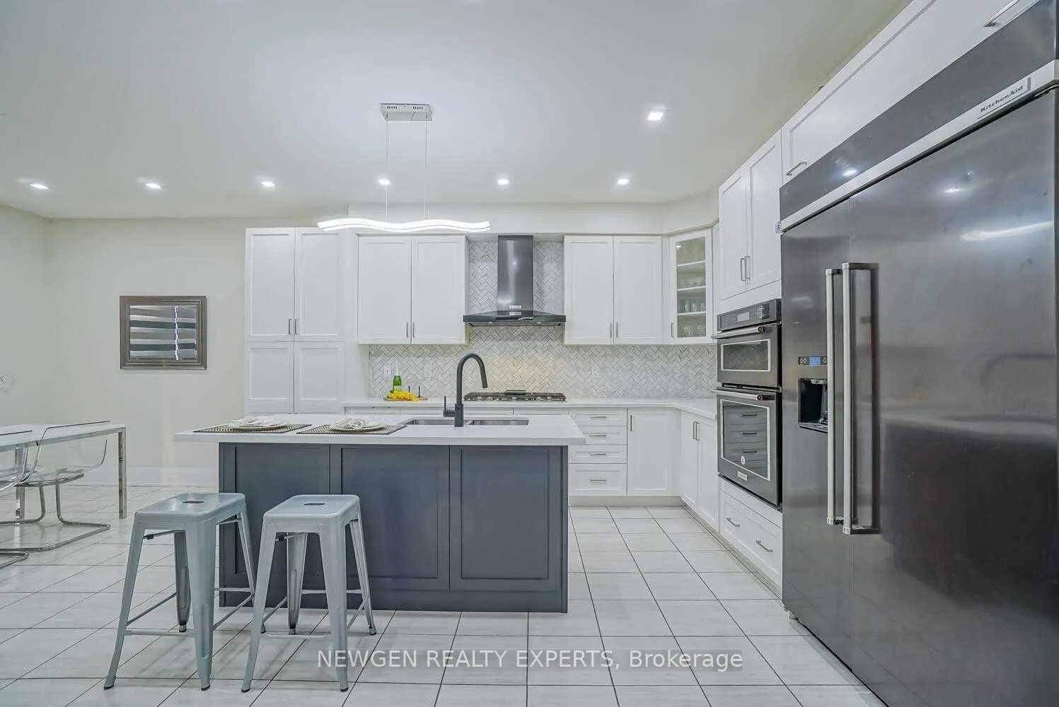 Photo 9 of 28 Dalecrest Road, Brampton, Credit Valley — HOMEH
