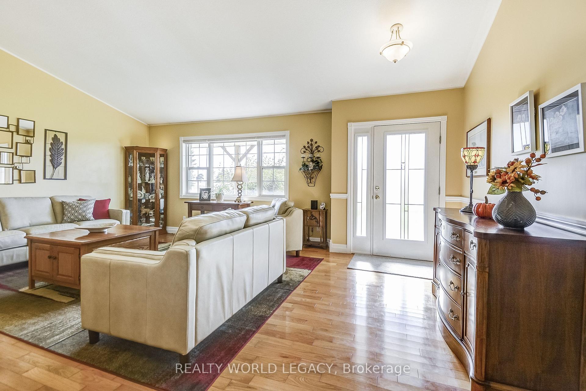 Photo 10 of 2539 4 Concession W, Hamilton, Rural Flamborough — HOMEH