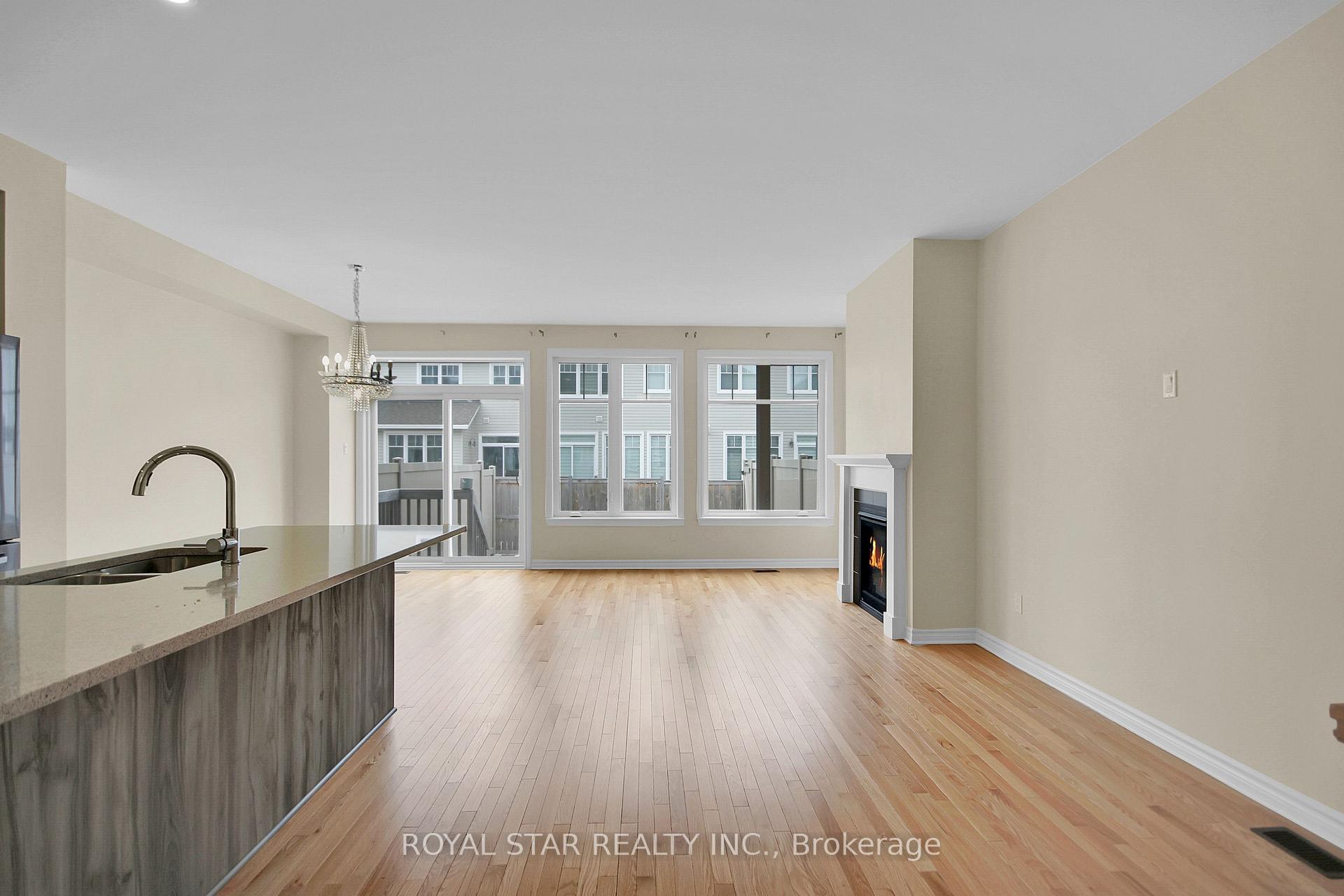 Photo 5 of 124 Angelonia Crescent, Ottawa, Blossom Park/Kemp Park/Findlay Creek — HOMEH