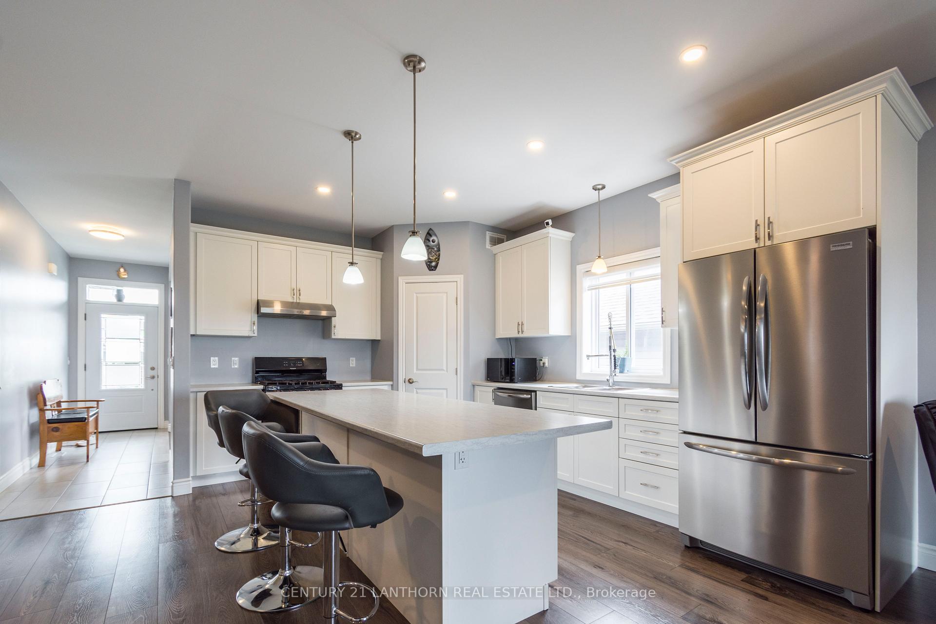 Photo 4 of 64 Redwood Drive, Belleville, Thurlow Ward — HOMEH