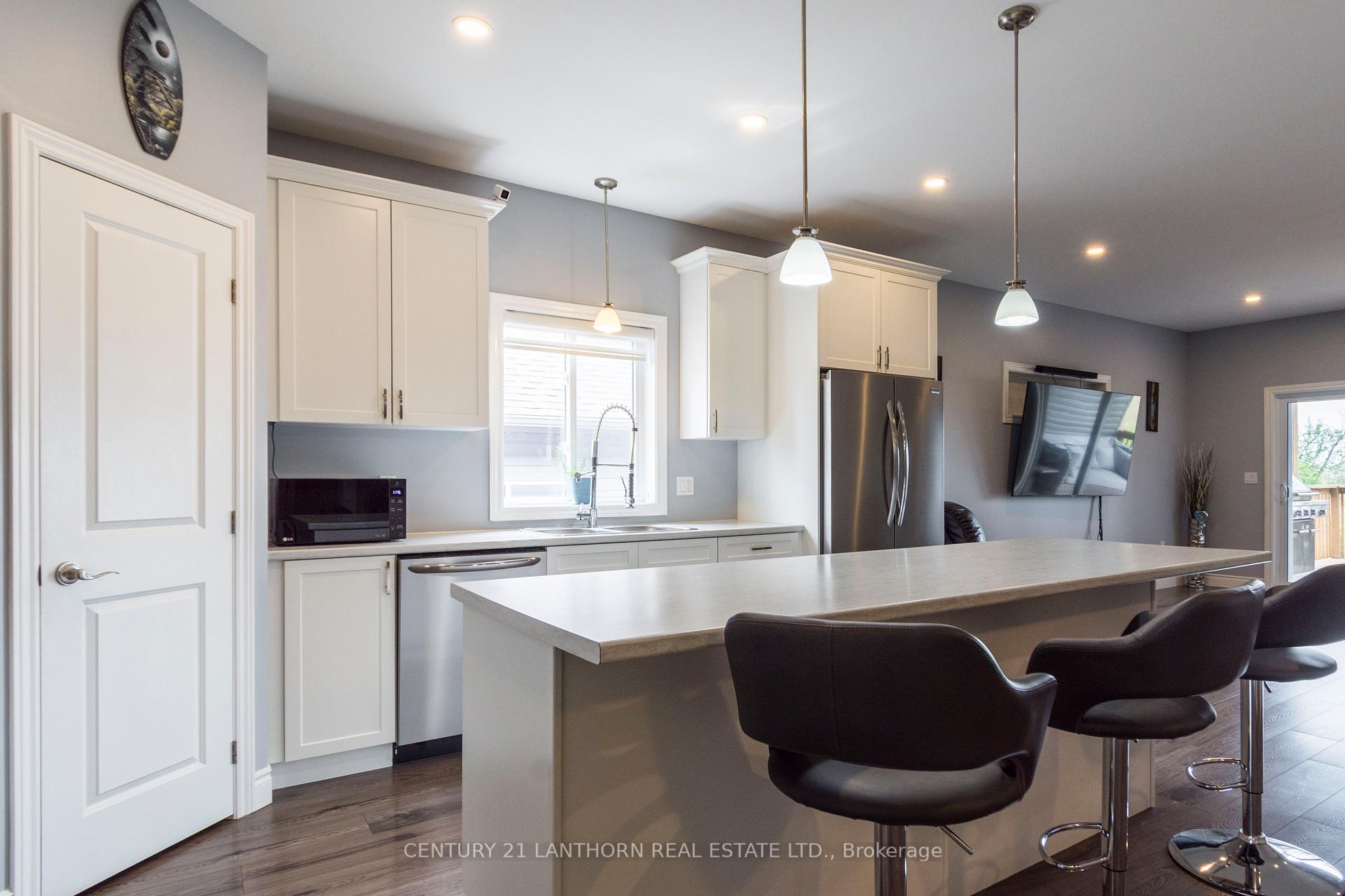 Photo 5 of 64 Redwood Drive, Belleville, Thurlow Ward — HOMEH