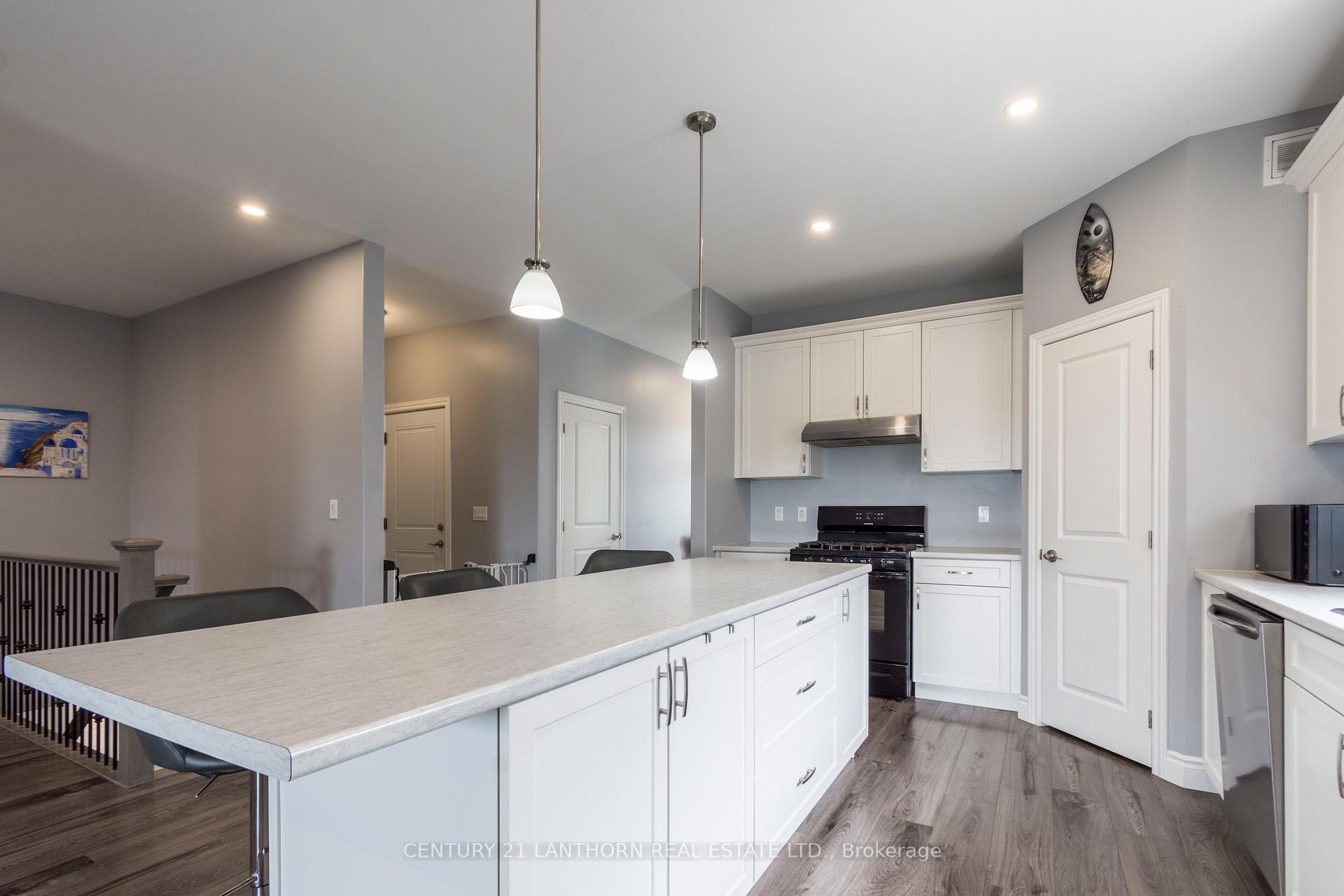 Photo 8 of 64 Redwood Drive, Belleville, Thurlow Ward — HOMEH