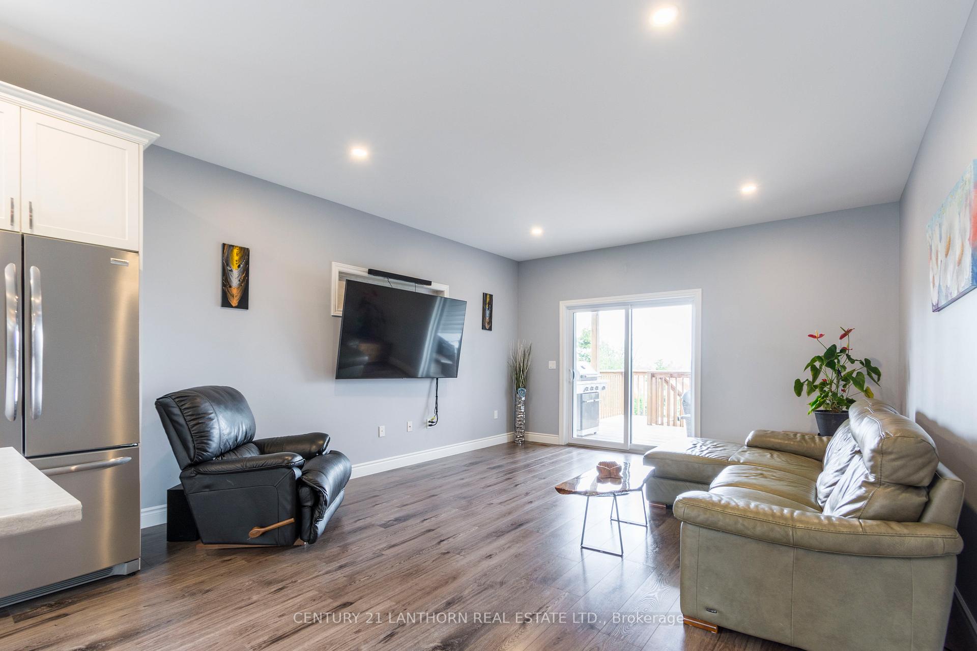 Photo 11 of 64 Redwood Drive, Belleville, Thurlow Ward — HOMEH