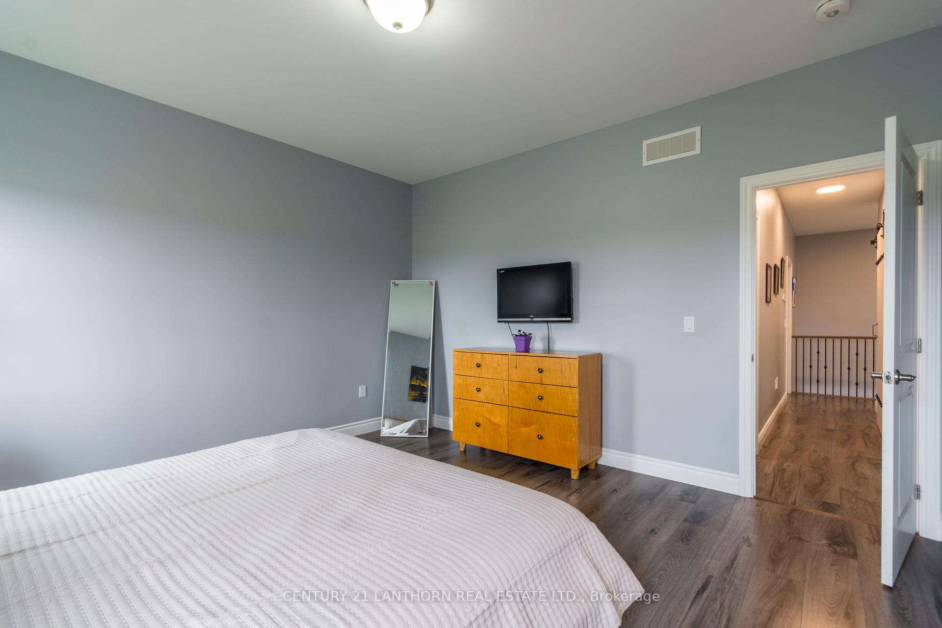 Photo 18 of 64 Redwood Drive, Belleville, Thurlow Ward — HOMEH