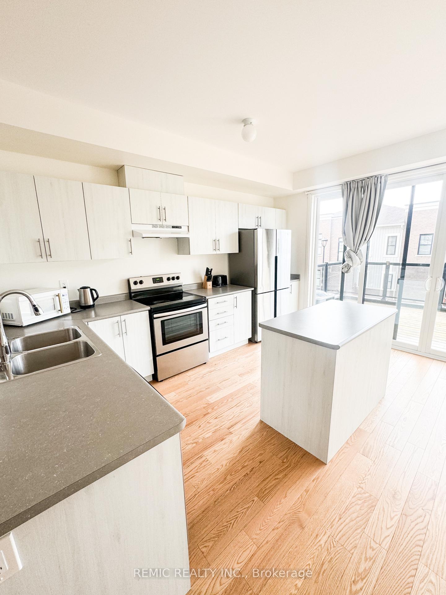 Photo 8 of 36 Clarington Boulevard, Clarington, Bowmanville — HOMEH