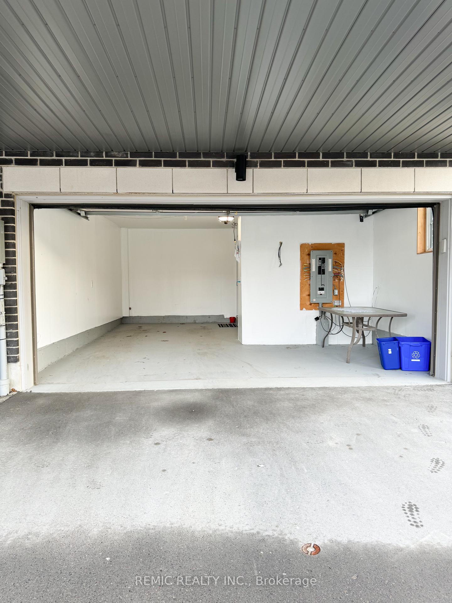 Photo 30 of 36 Clarington Boulevard, Clarington, Bowmanville — HOMEH