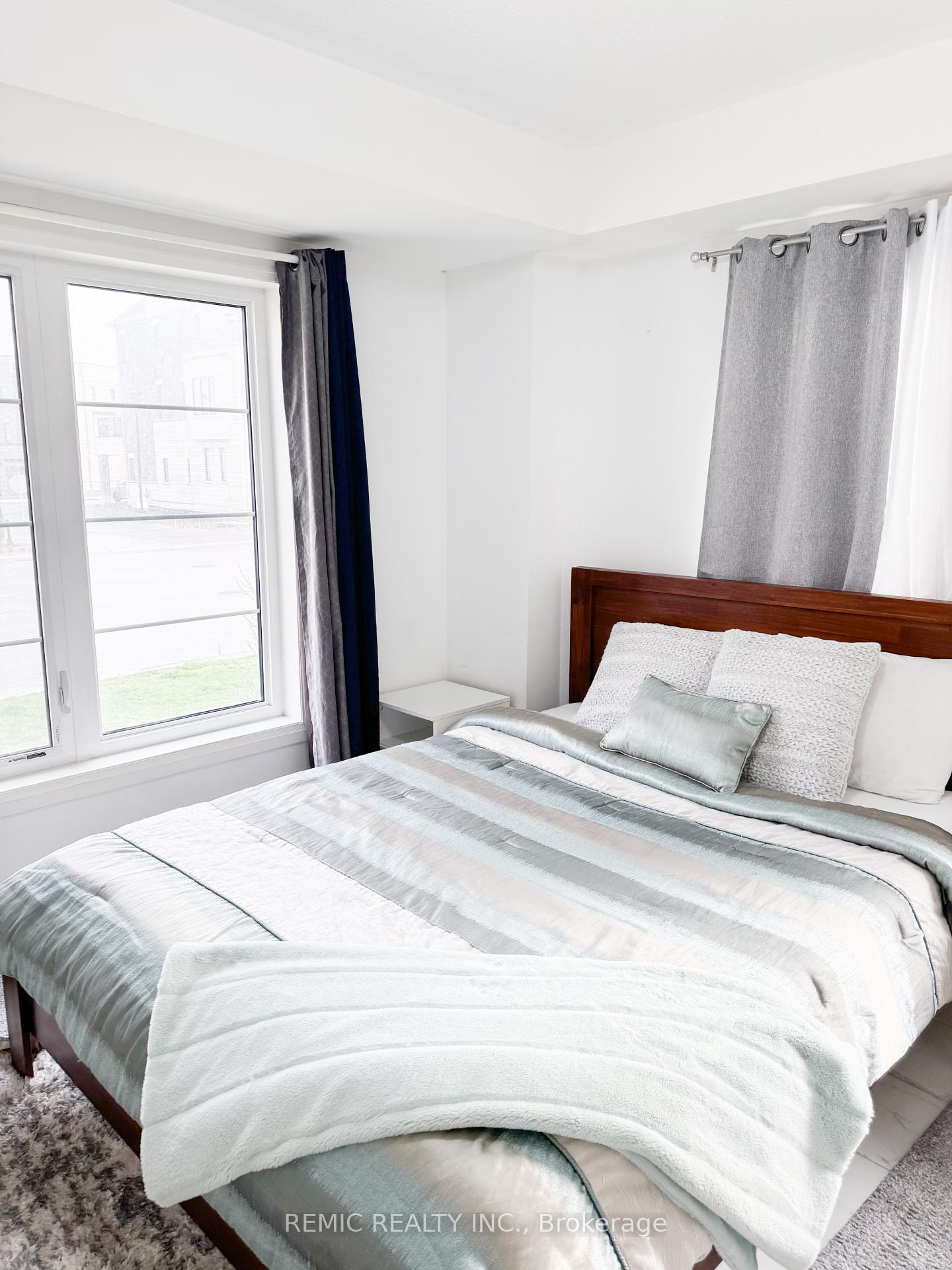 Photo 35 of 36 Clarington Boulevard, Clarington, Bowmanville — HOMEH
