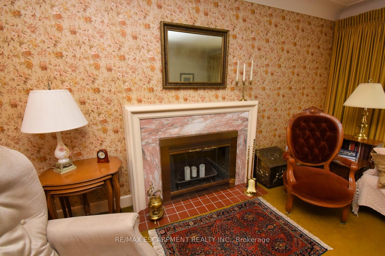 Photo 3 of 32 Grant Boulevard, Hamilton, Dundas — HOMEH