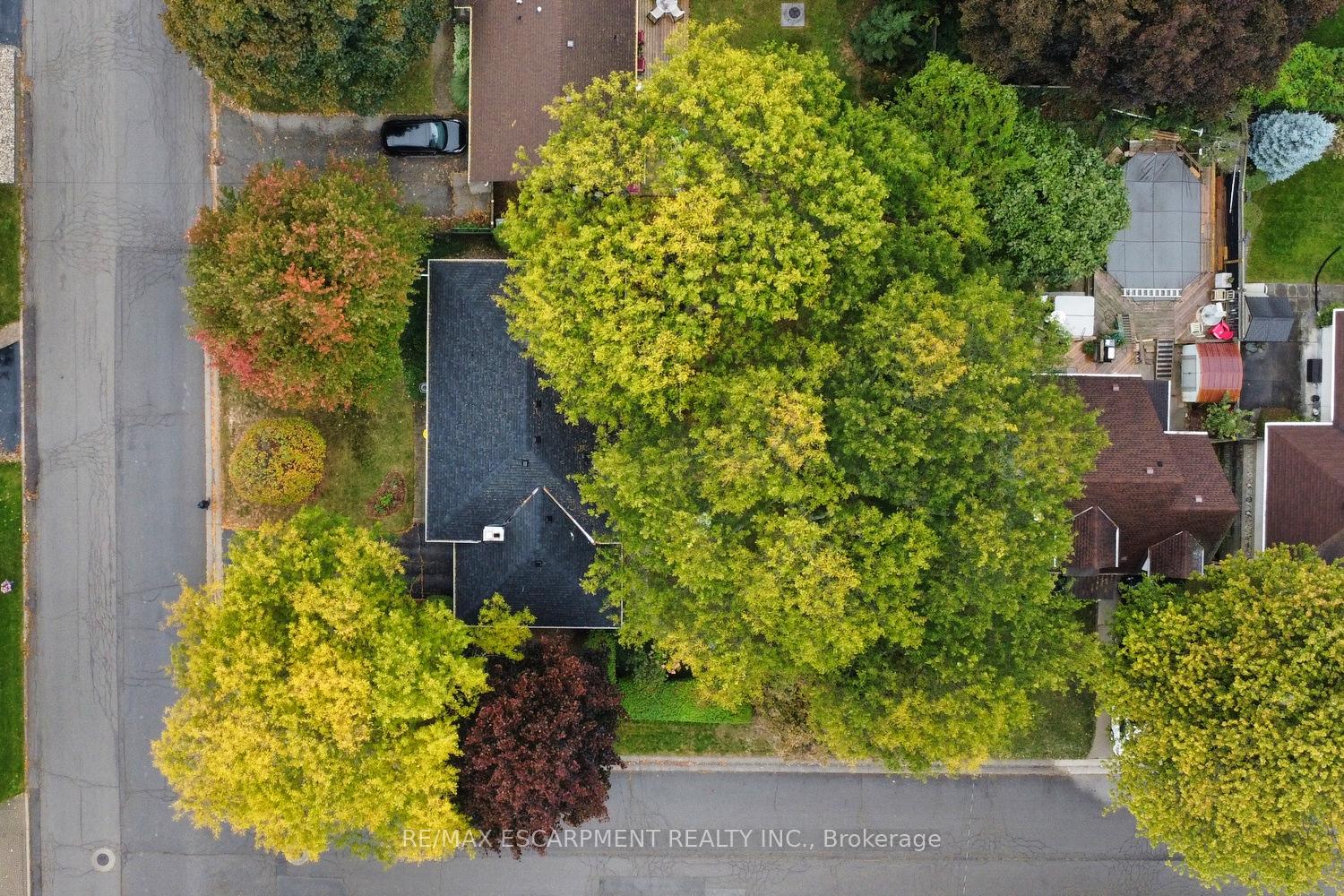 Photo 21 of 32 Grant Boulevard, Hamilton, Dundas — HOMEH