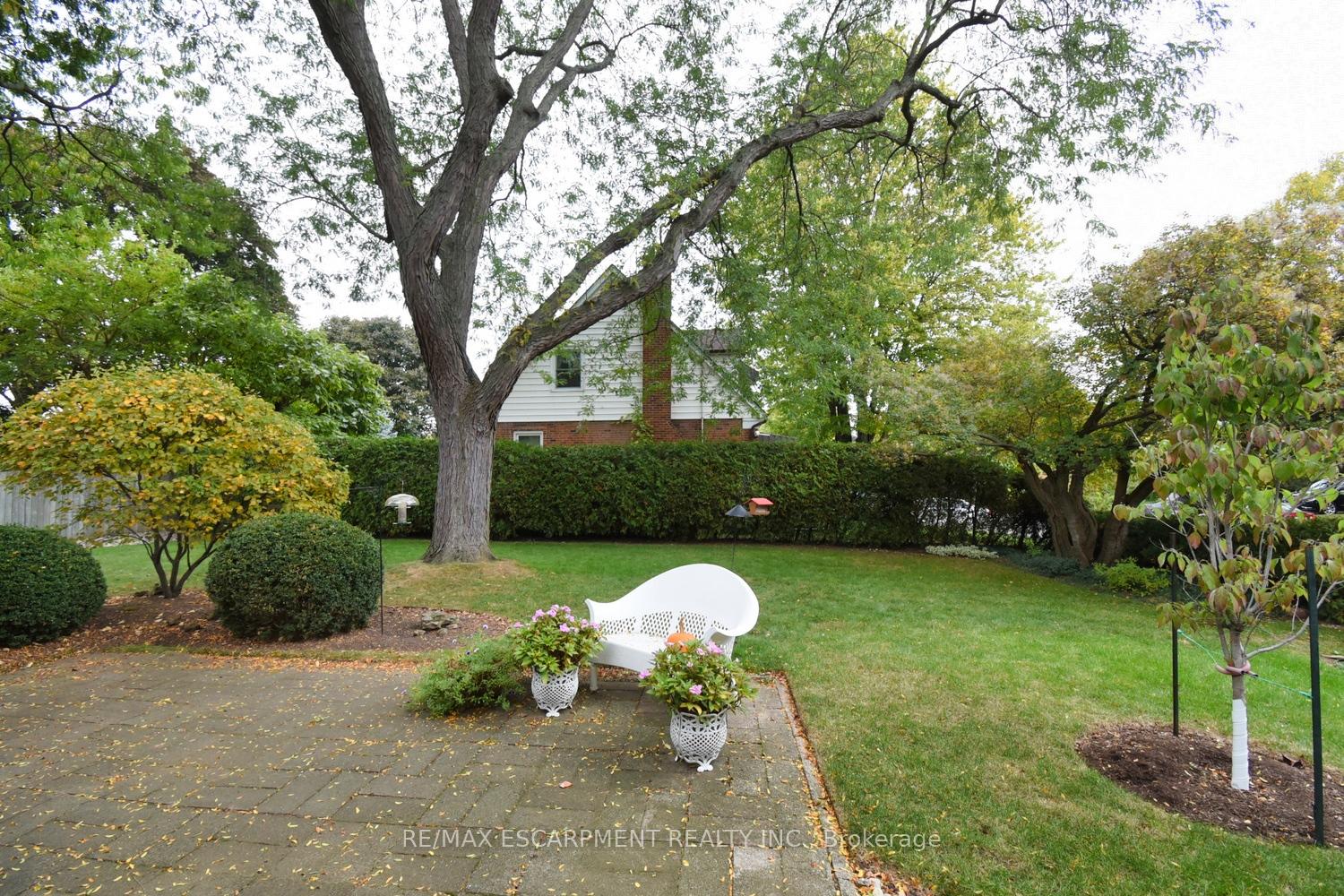 Photo 23 of 32 Grant Boulevard, Hamilton, Dundas — HOMEH