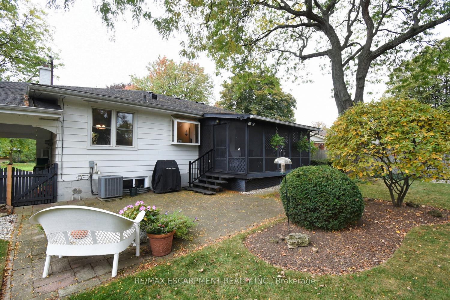 Photo 25 of 32 Grant Boulevard, Hamilton, Dundas — HOMEH