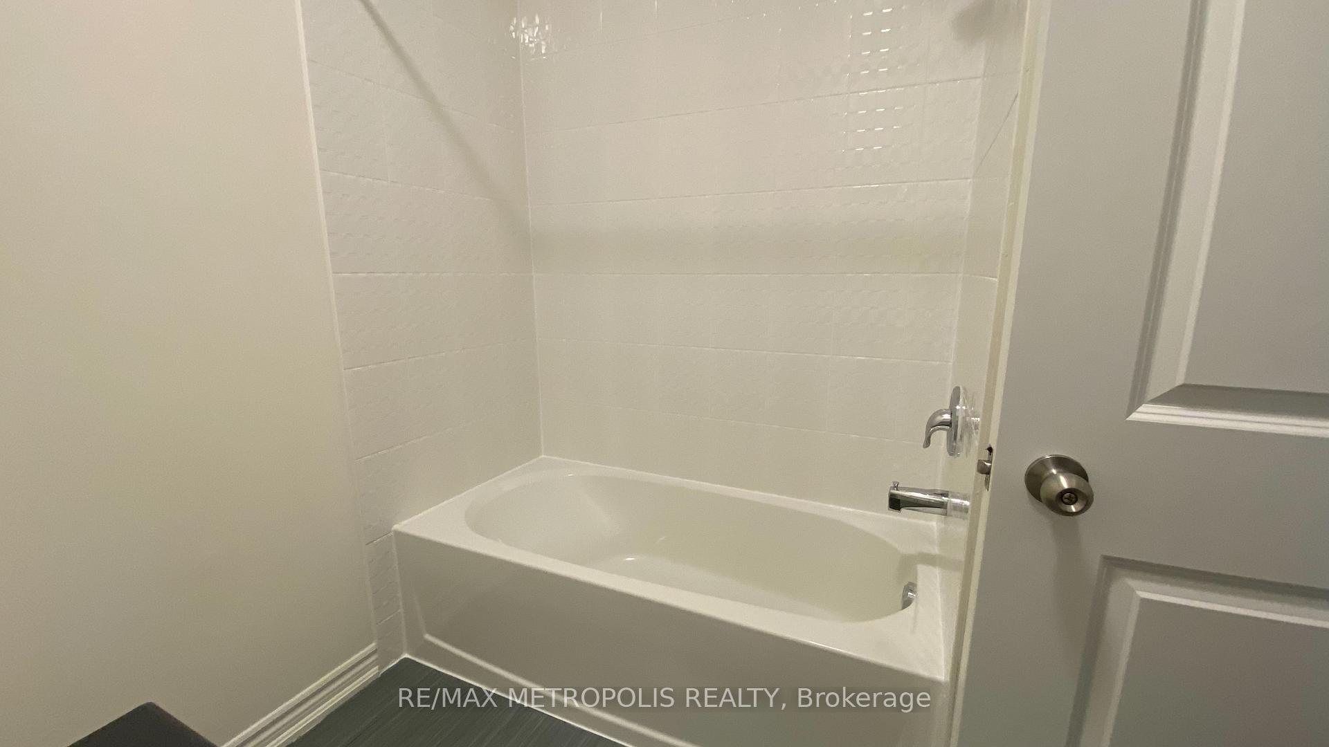Photo 14 of 108 Adventura Road, Brampton, Northwest Brampton — HOMEH