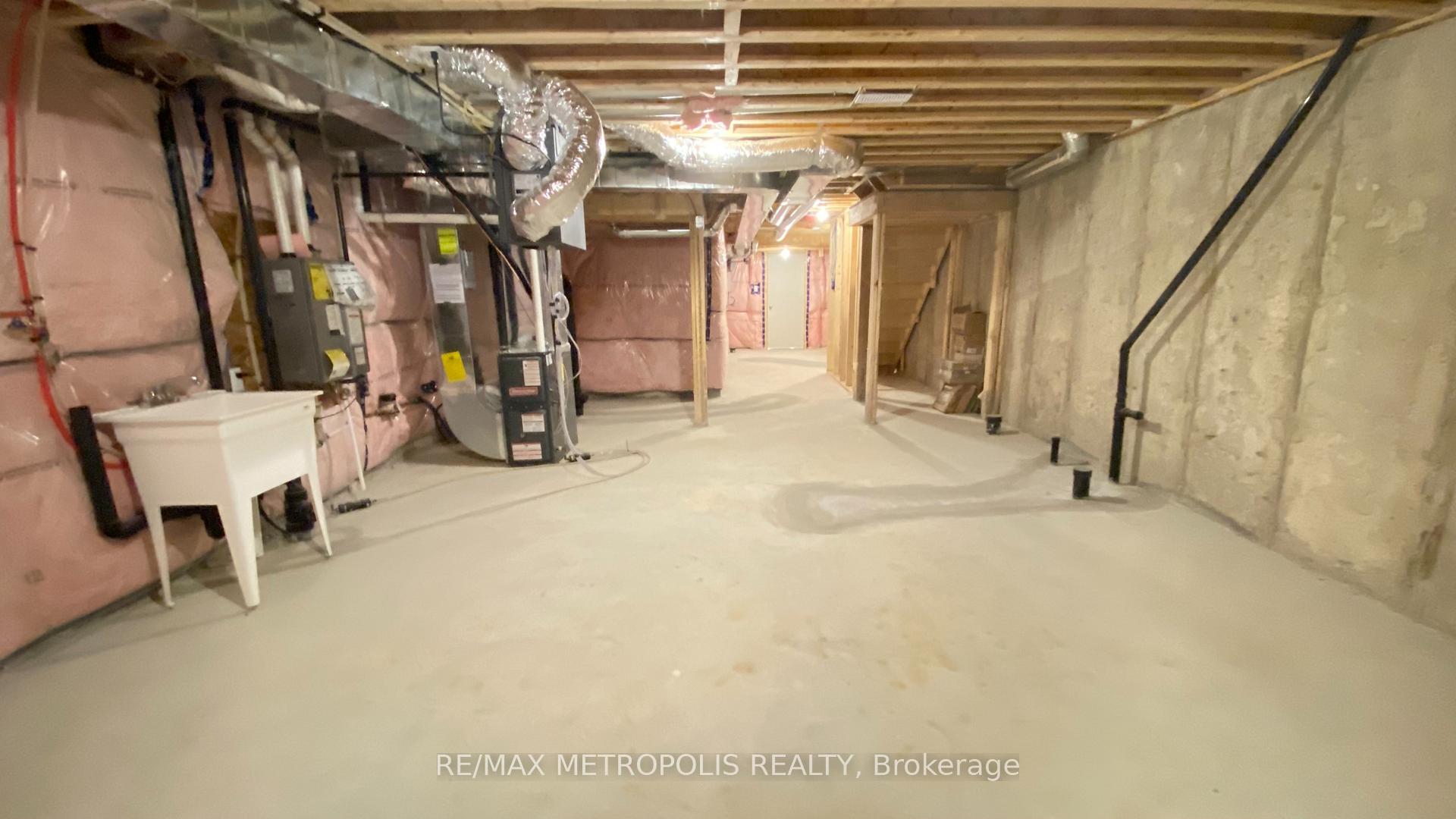 Photo 20 of 108 Adventura Road, Brampton, Northwest Brampton — HOMEH