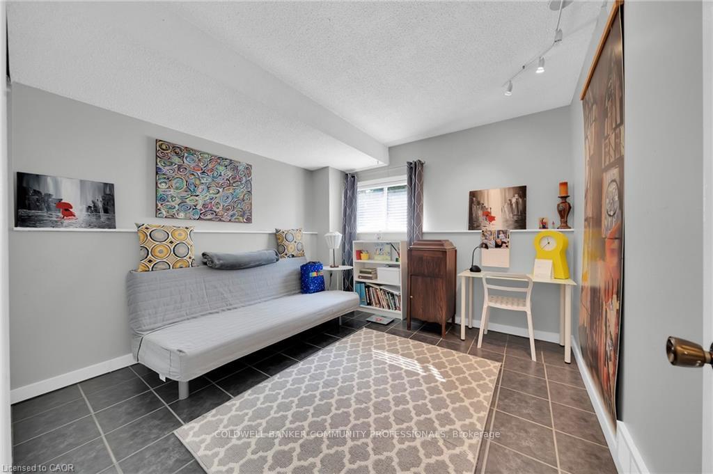 Photo 2 of 79 Athenia Drive, Hamilton, Stoney Creek Mountain — HOMEH