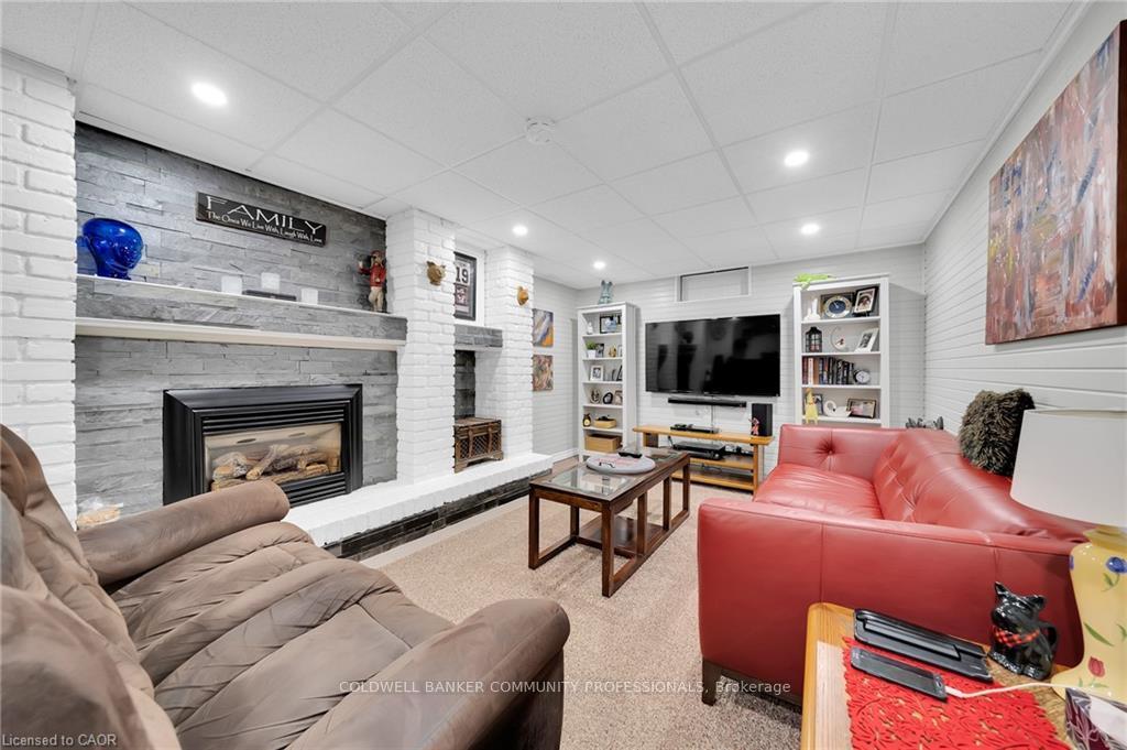Photo 3 of 79 Athenia Drive, Hamilton, Stoney Creek Mountain — HOMEH