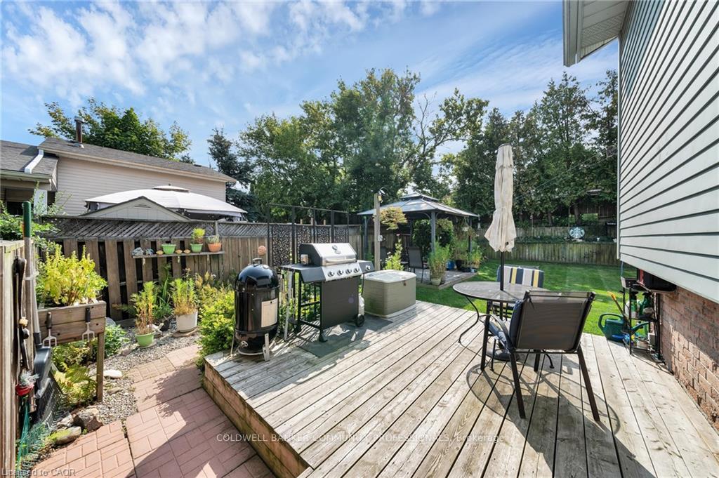 Photo 6 of 79 Athenia Drive, Hamilton, Stoney Creek Mountain — HOMEH