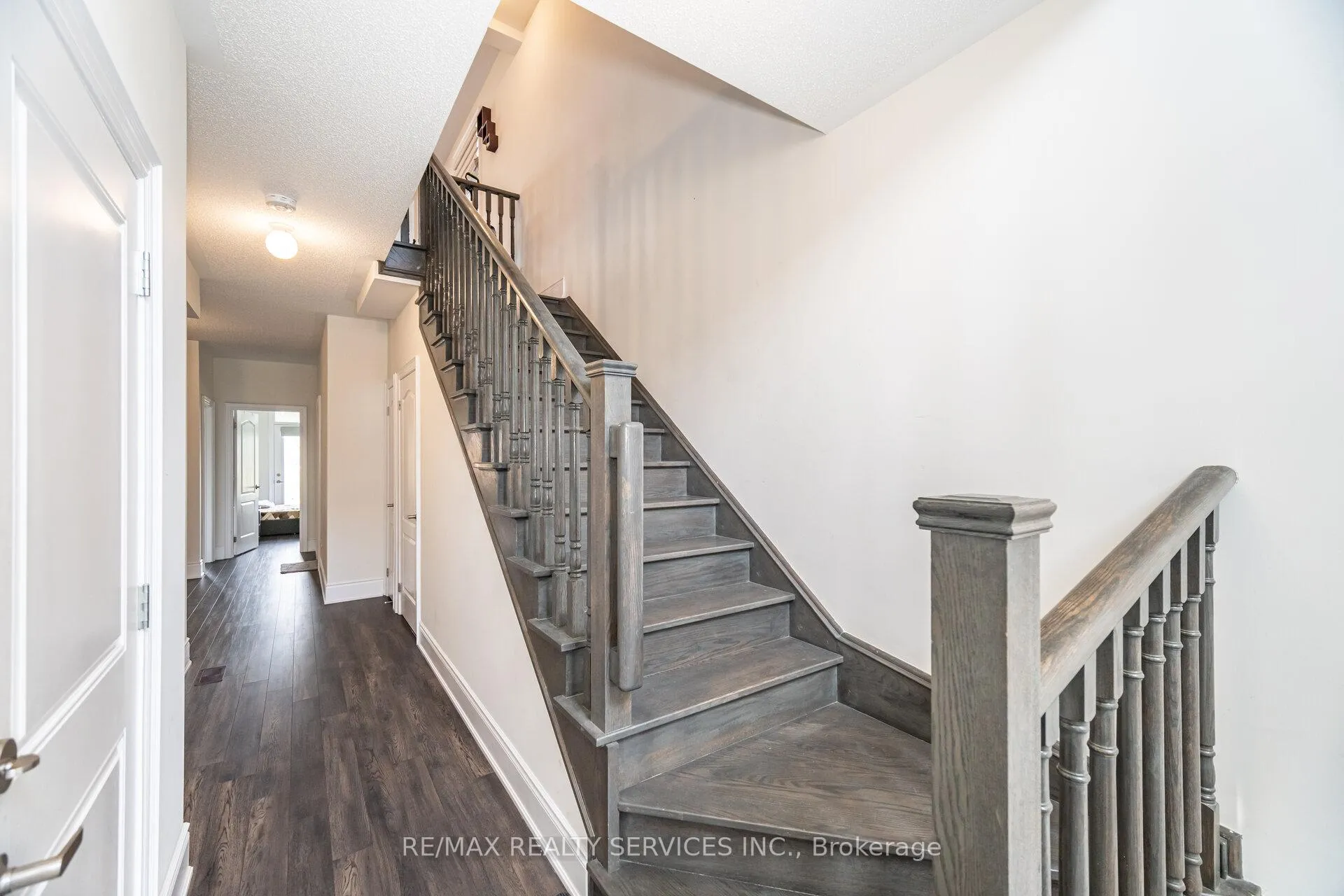 Photo 14 of 38 Foxsparrow Road, Brampton, Sandringham-Wellington North — HOMEH