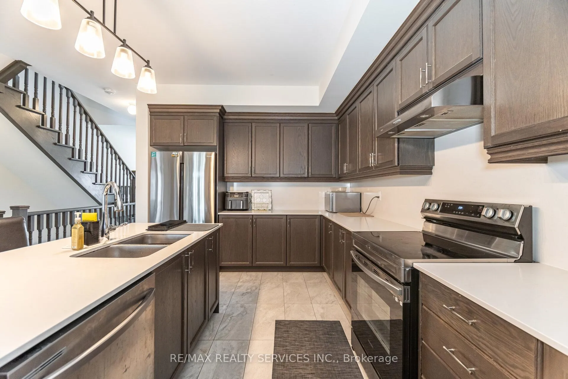 Photo 17 of 38 Foxsparrow Road, Brampton, Sandringham-Wellington North — HOMEH