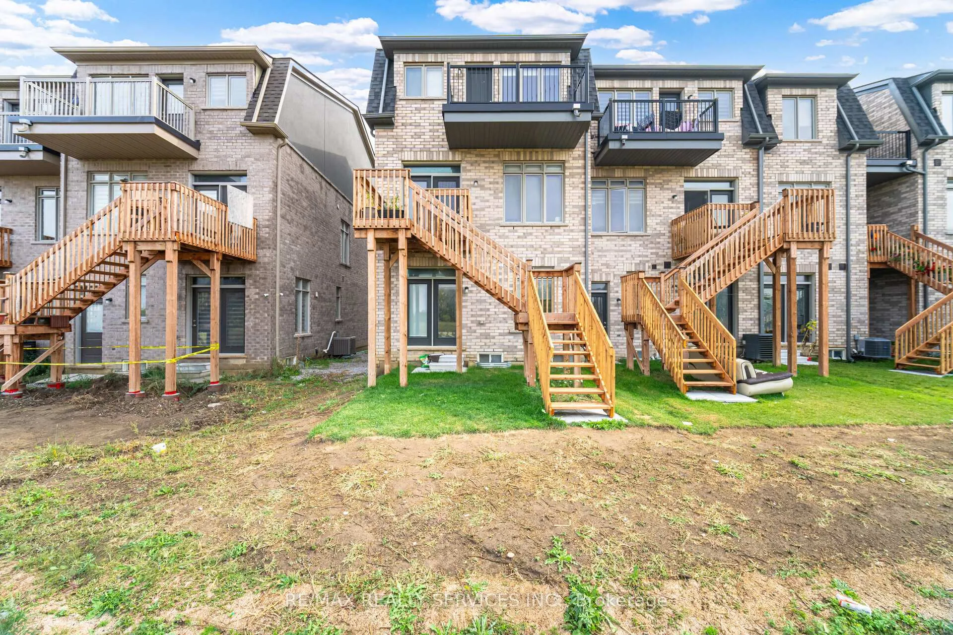 Photo 43 of 38 Foxsparrow Road, Brampton, Sandringham-Wellington North — HOMEH