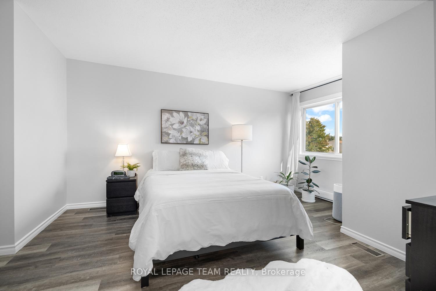 Photo 13 of 4 Danaher Drive, Ottawa, Barrhaven - Heritage Park — HOMEH