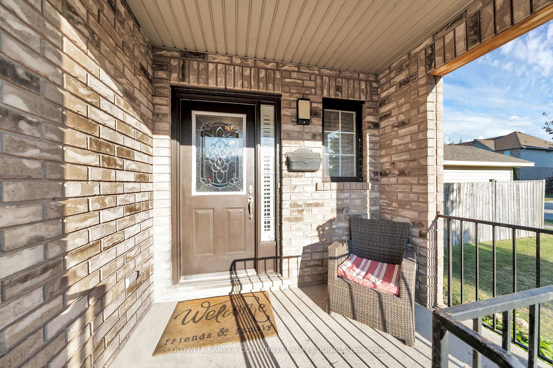 Photo 4 of 37 Meadow Wood Crescent, Hamilton, Stoney Creek Mountain — HOMEH
