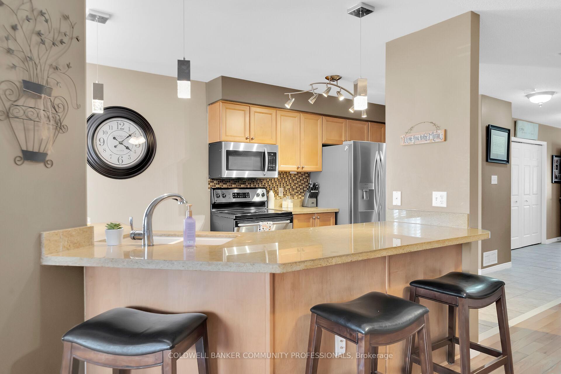 Photo 14 of 37 Meadow Wood Crescent, Hamilton, Stoney Creek Mountain — HOMEH
