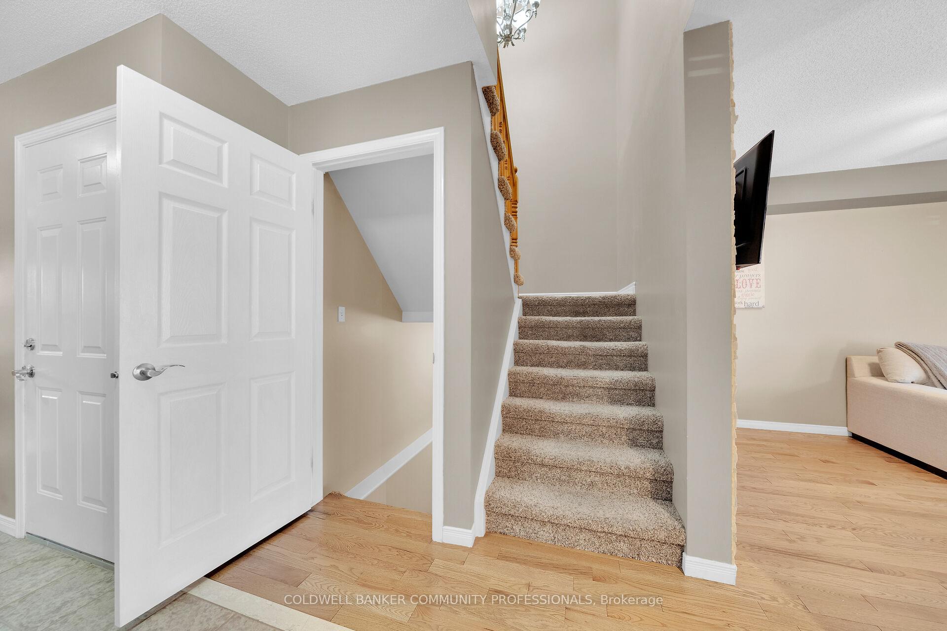 Photo 18 of 37 Meadow Wood Crescent, Hamilton, Stoney Creek Mountain — HOMEH
