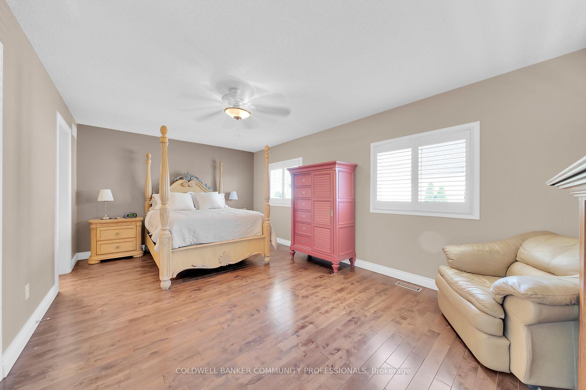Photo 20 of 37 Meadow Wood Crescent, Hamilton, Stoney Creek Mountain — HOMEH