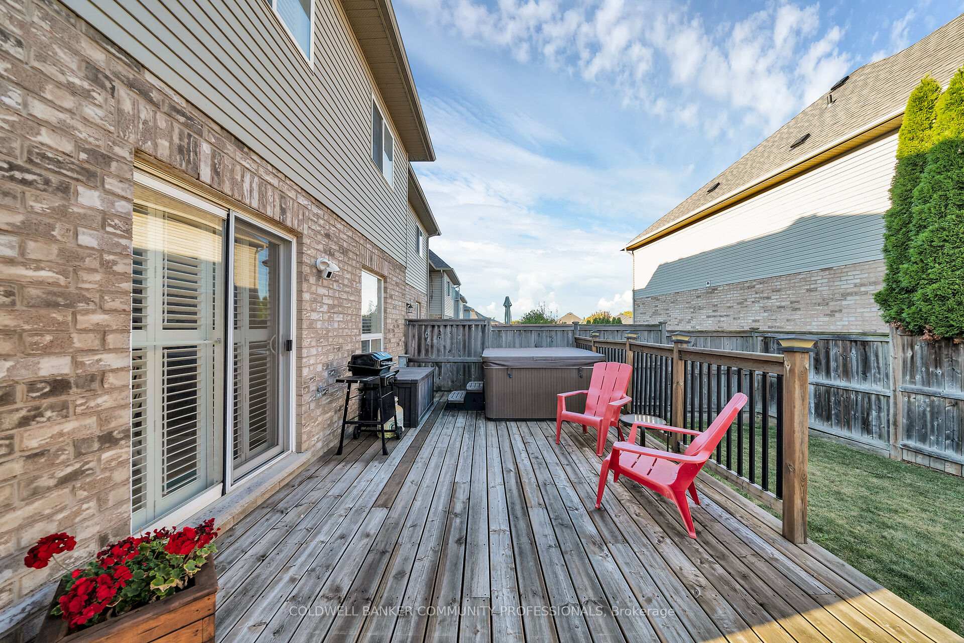 Photo 32 of 37 Meadow Wood Crescent, Hamilton, Stoney Creek Mountain — HOMEH