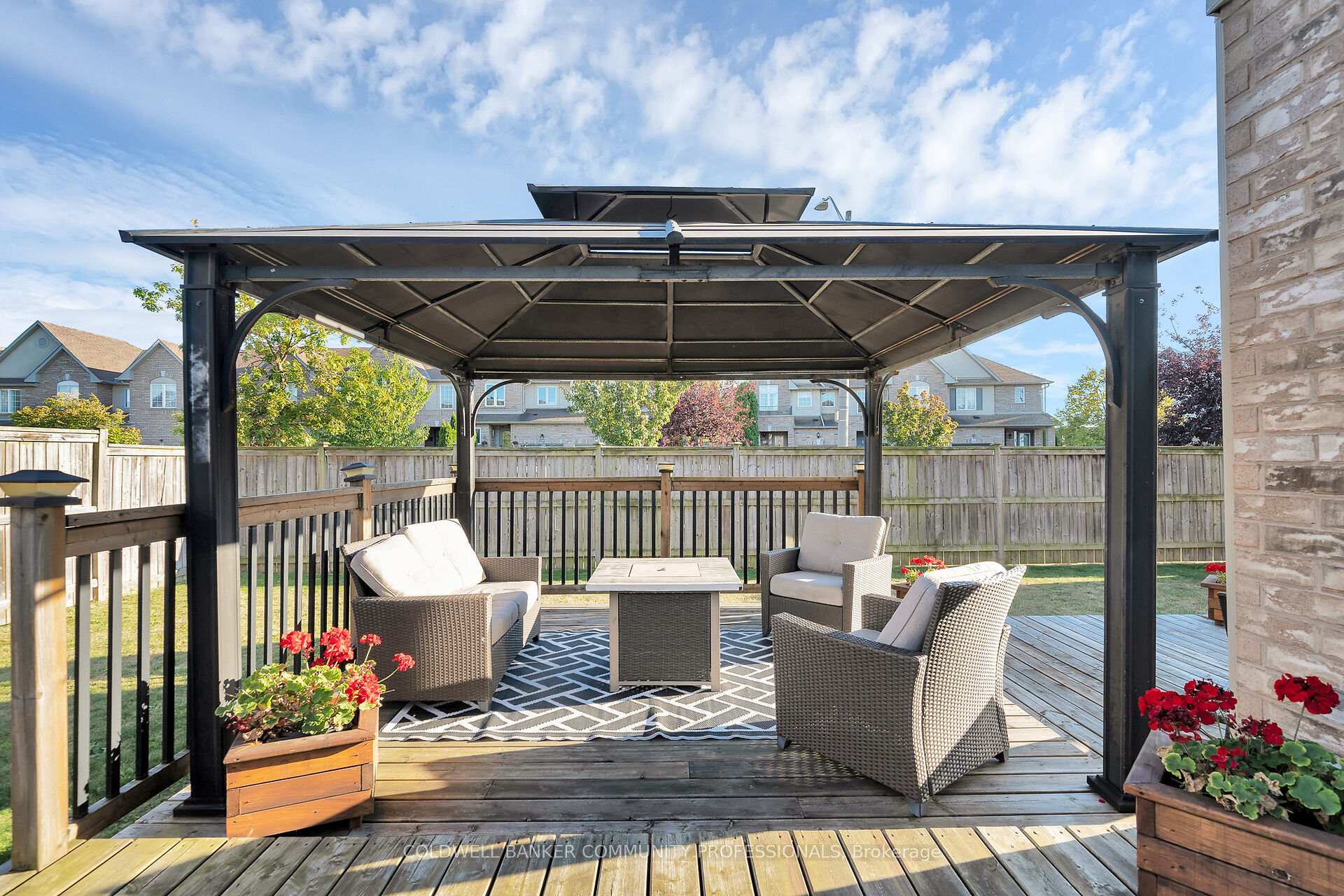 Photo 34 of 37 Meadow Wood Crescent, Hamilton, Stoney Creek Mountain — HOMEH