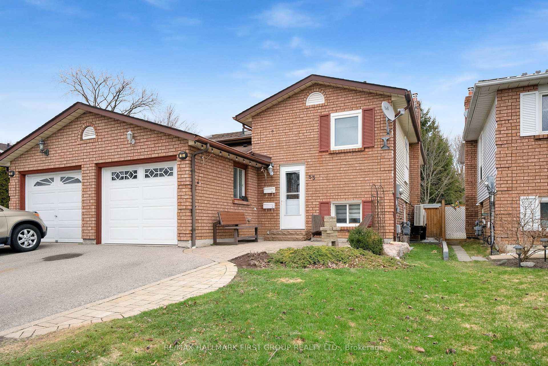 Photo 2 of 53 Hartsfield Drive, Clarington, Courtice — HOMEH