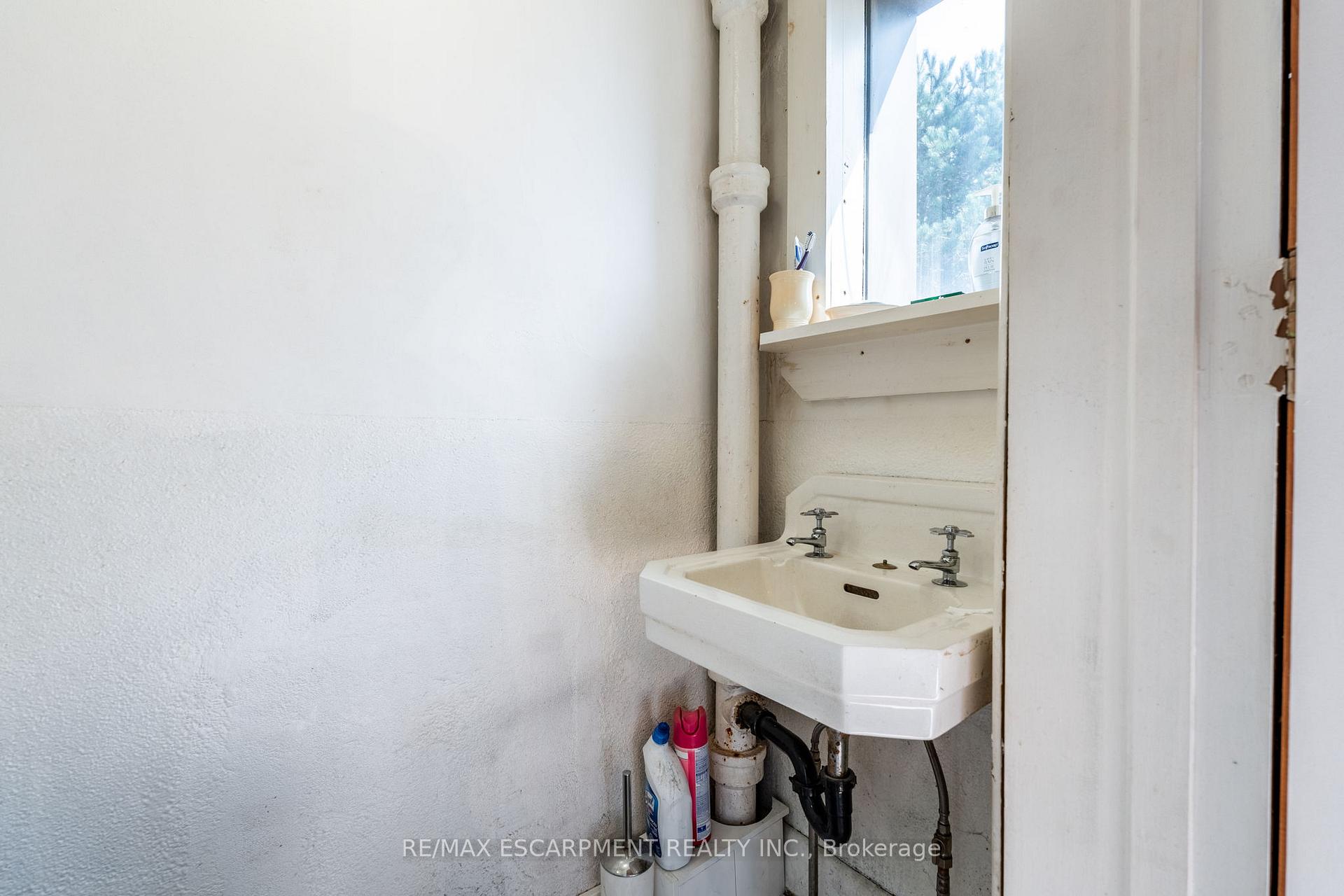 Photo 22 of 1090 Brock Road, Hamilton, Rural Flamborough — HOMEH