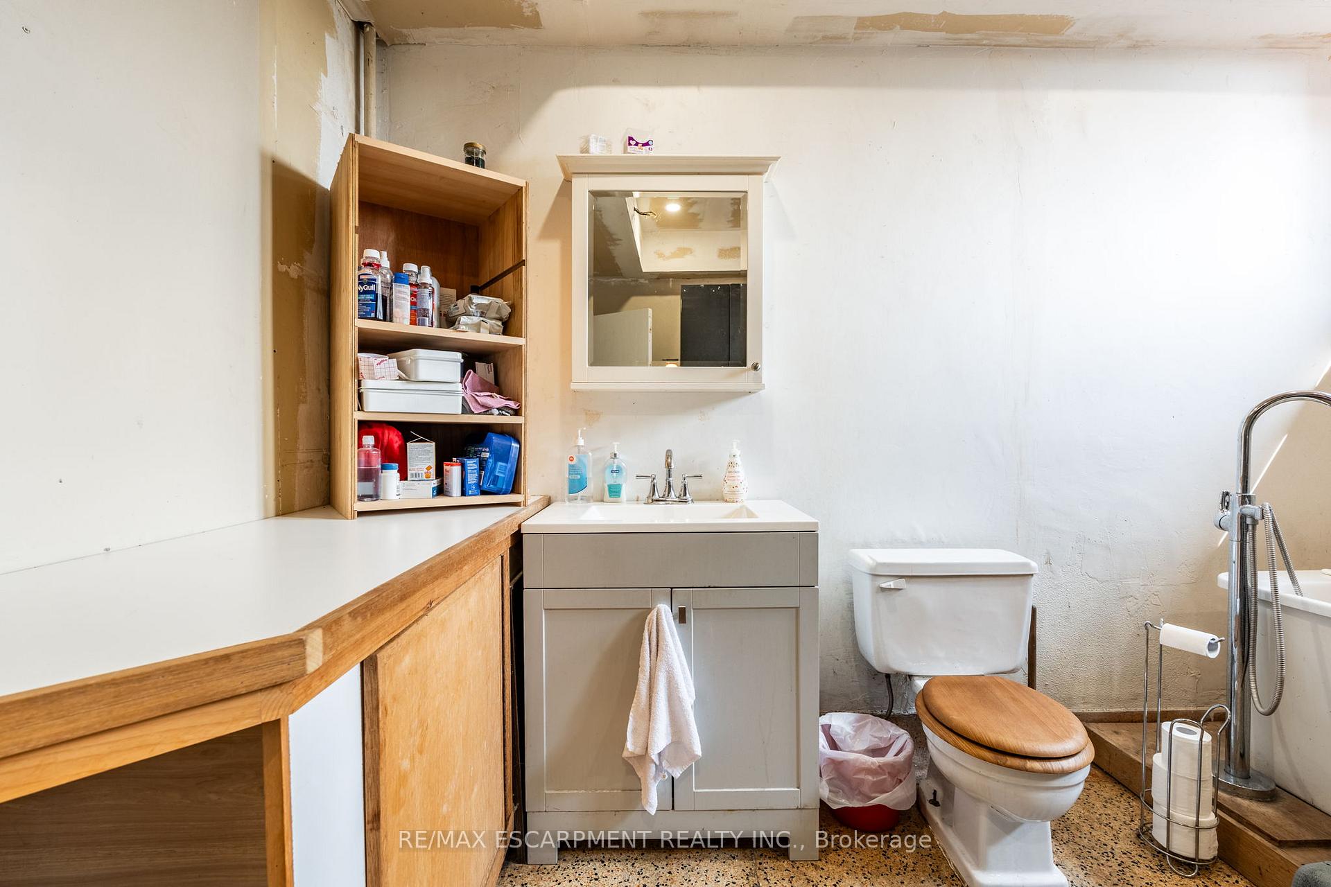 Photo 25 of 1090 Brock Road, Hamilton, Rural Flamborough — HOMEH
