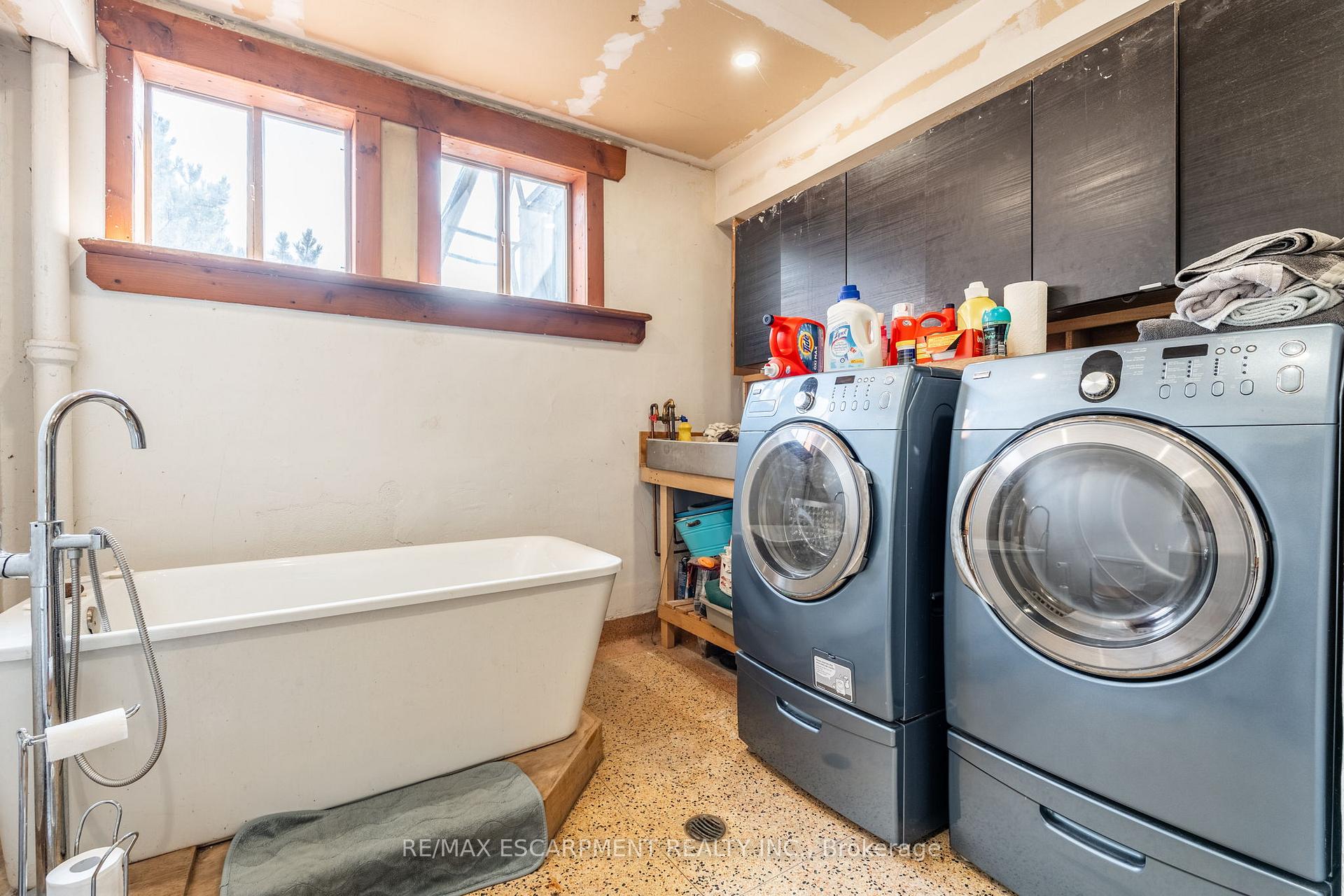 Photo 26 of 1090 Brock Road, Hamilton, Rural Flamborough — HOMEH