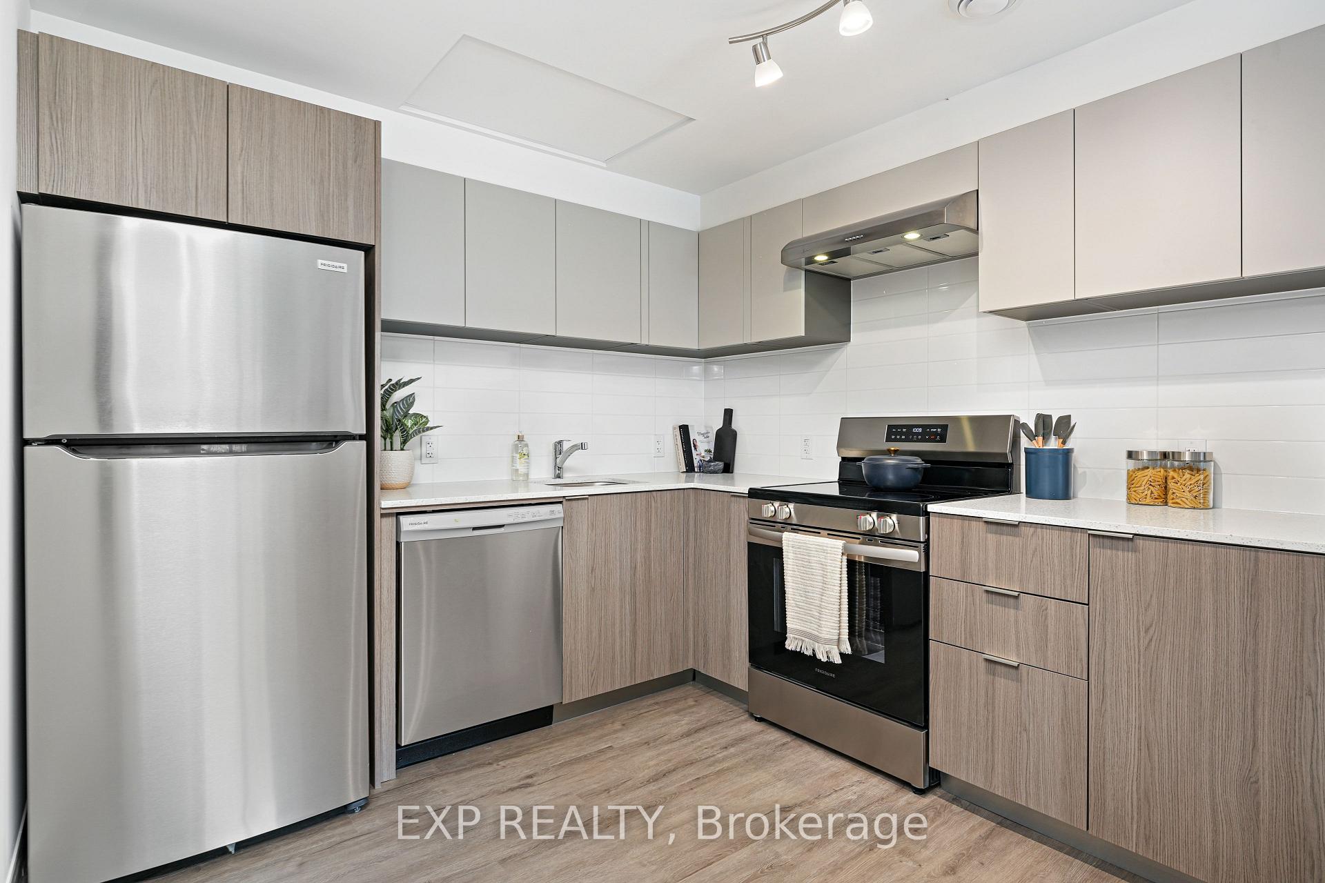 Photo 2 of Unit TH1, 100 Manett Crescent, Brampton, Brampton West — HOMEH