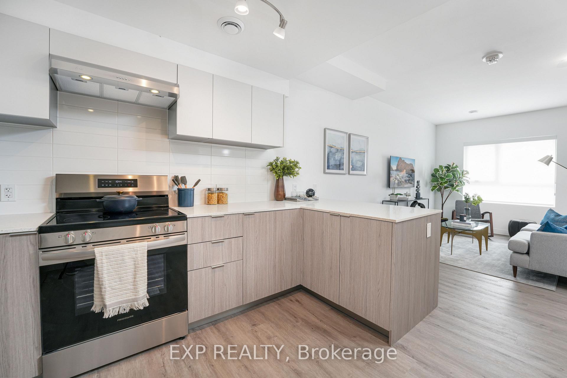 Photo 4 of Unit TH1, 100 Manett Crescent, Brampton, Brampton West — HOMEH