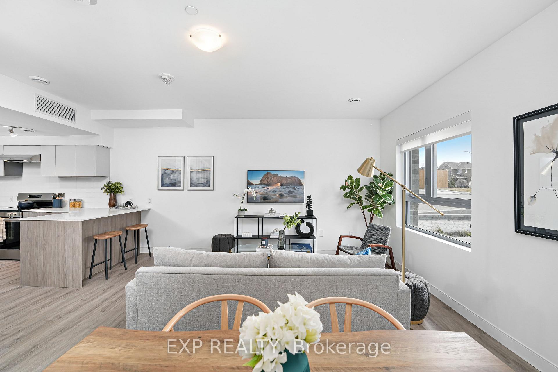 Photo 5 of Unit TH1, 100 Manett Crescent, Brampton, Brampton West — HOMEH