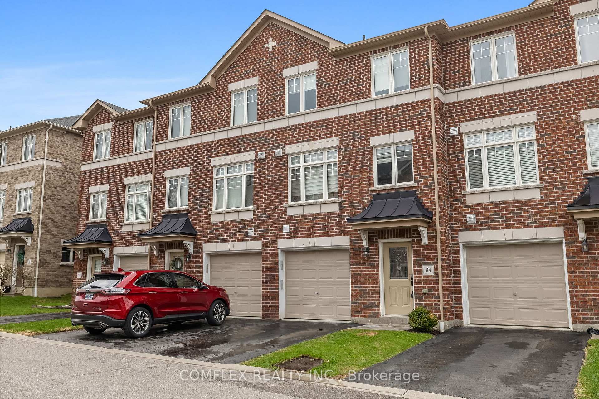 Photo 3 of 101 Markham Trail, Clarington, Bowmanville — HOMEH