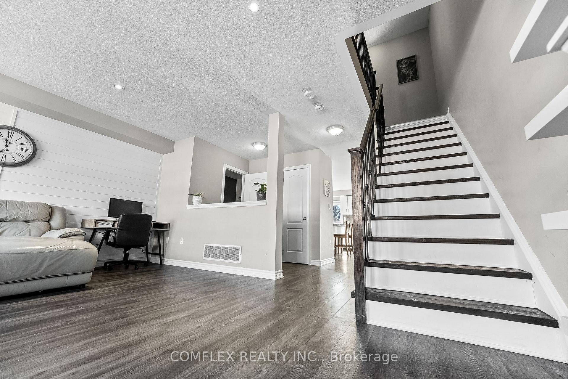 Photo 19 of 101 Markham Trail, Clarington, Bowmanville — HOMEH
