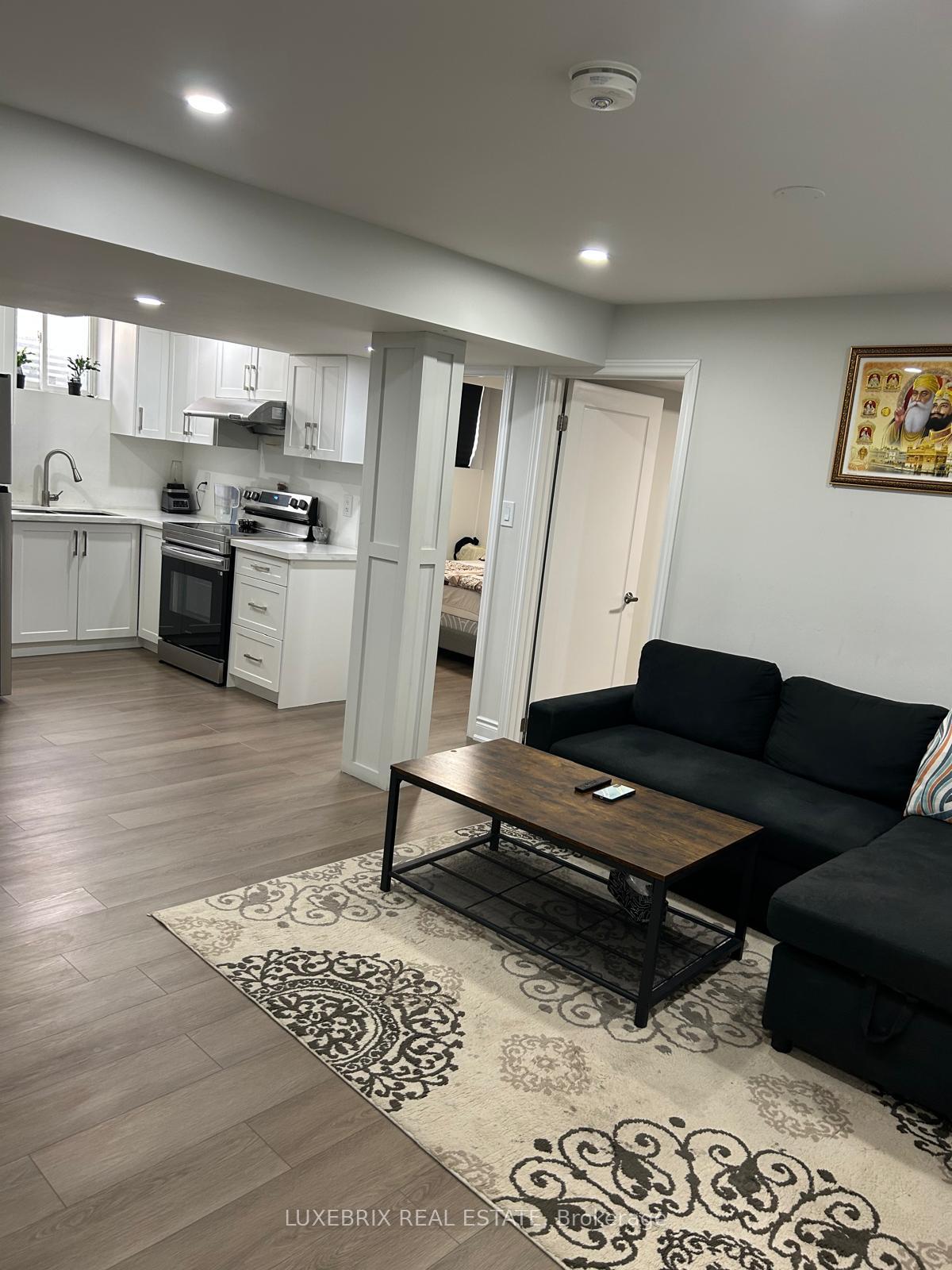 Photo 1 of 165 Queen Mary Drive, Brampton, Fletcher's Meadow — HOMEH