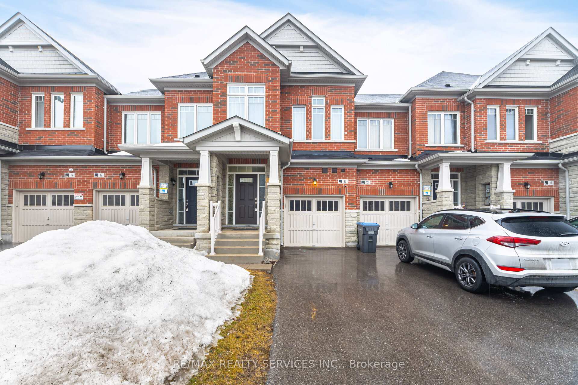 Photo 4 of 15 Phyllis Drive, Caledon, Rural Caledon — HOMEH