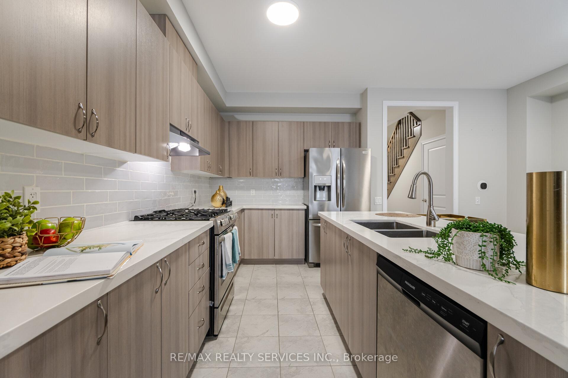 Photo 10 of 15 Phyllis Drive, Caledon, Rural Caledon — HOMEH