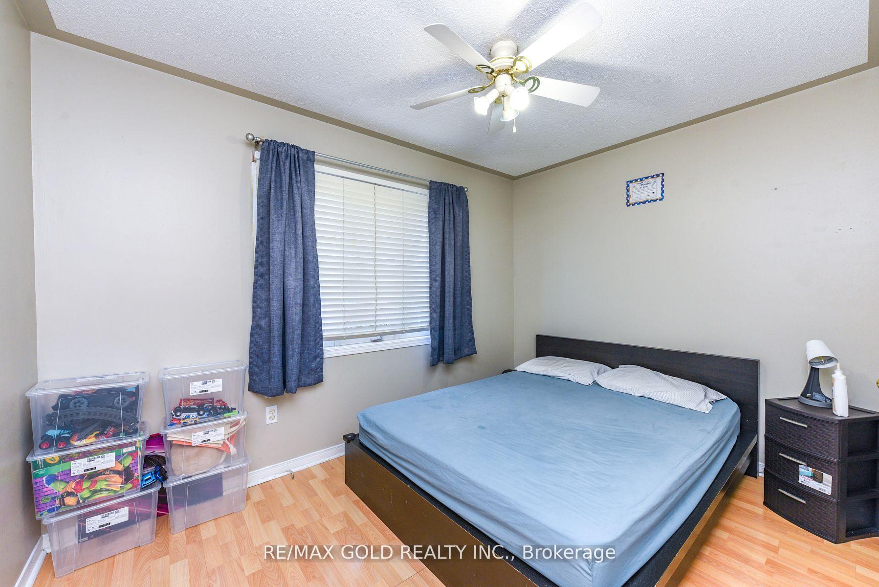 Photo 4 of 124 Starhill Crescent, Brampton, Sandringham-Wellington — HOMEH