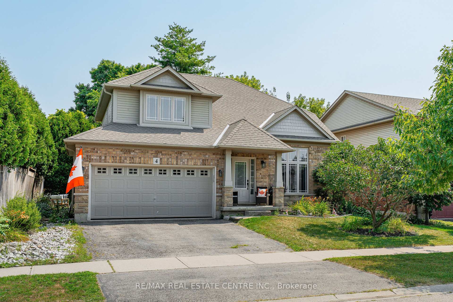 Photo 6 of 4 Irongate Drive, Brant, Paris — HOMEH