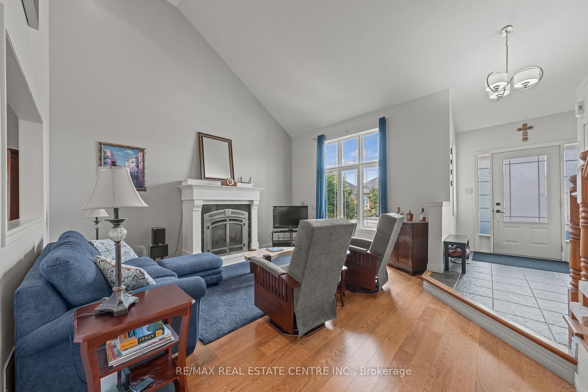 Photo 7 of 4 Irongate Drive, Brant, Paris — HOMEH