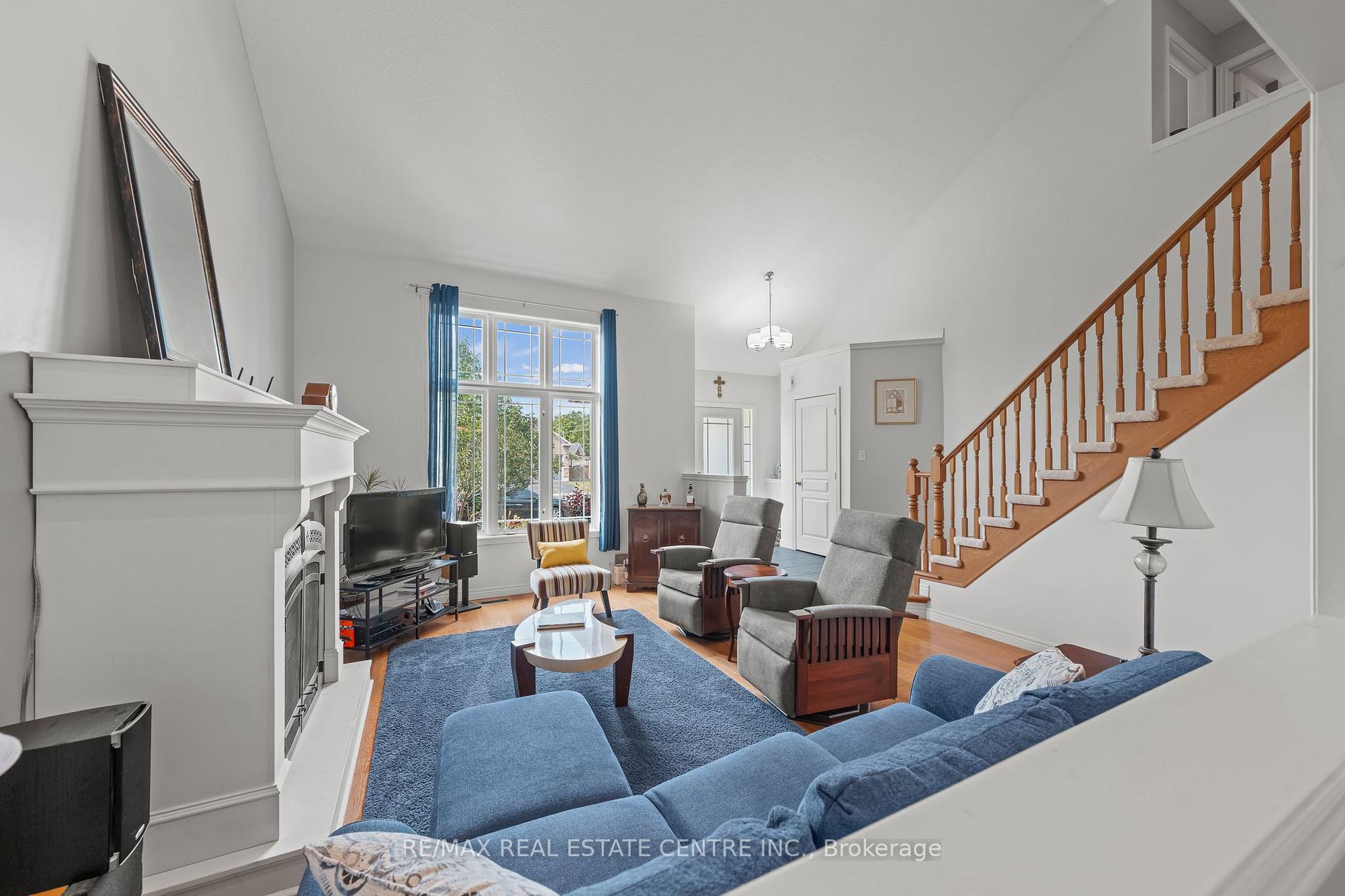 Photo 8 of 4 Irongate Drive, Brant, Paris — HOMEH