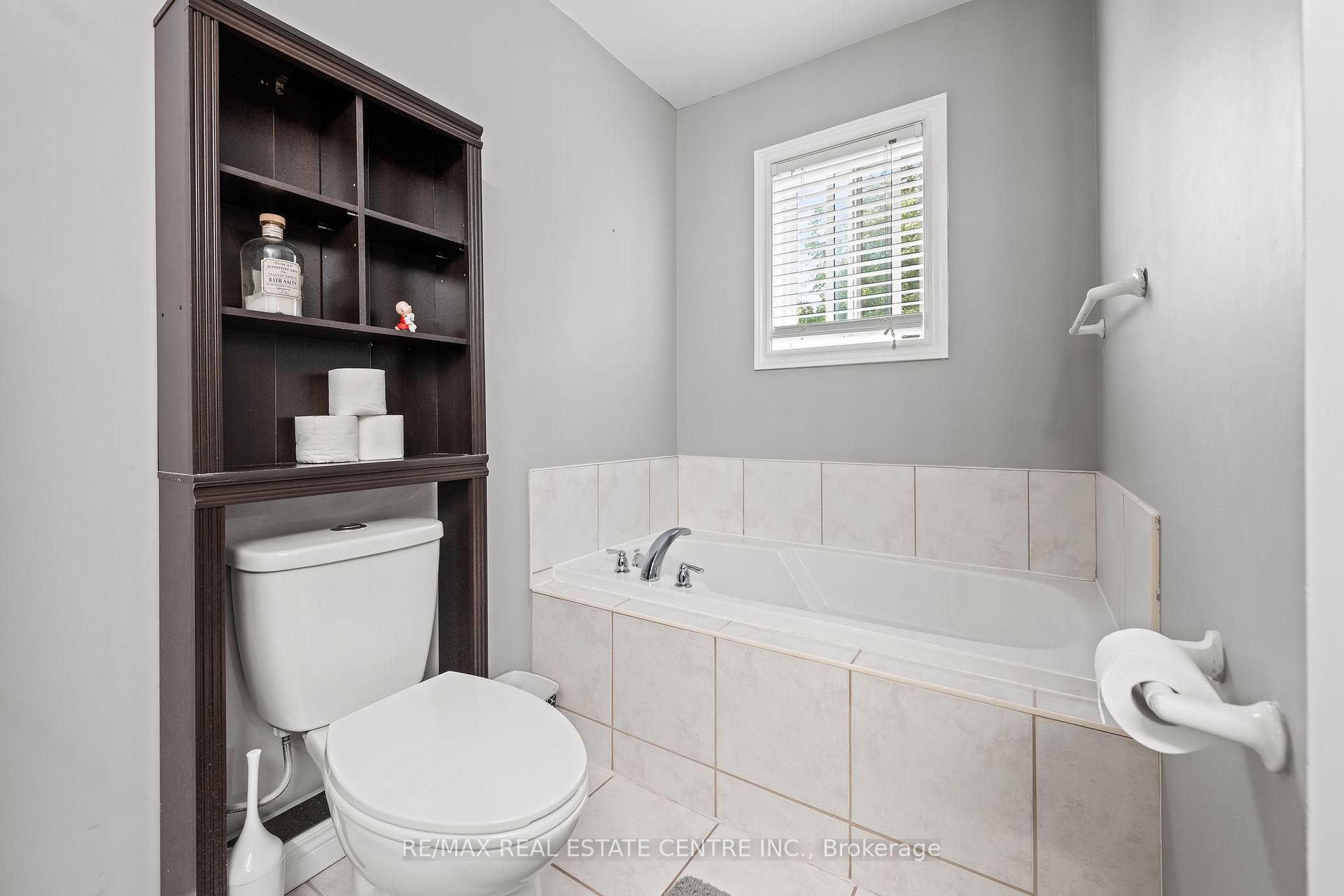 Photo 27 of 4 Irongate Drive, Brant, Paris — HOMEH