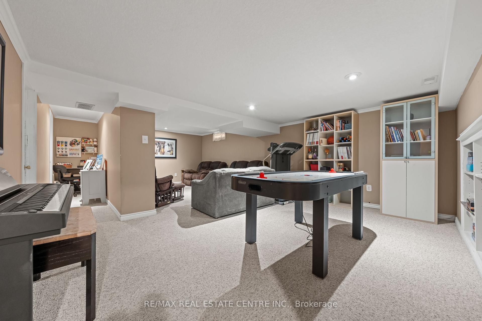 Photo 24 of 4 Irongate Drive, Brant, Paris — HOMEH